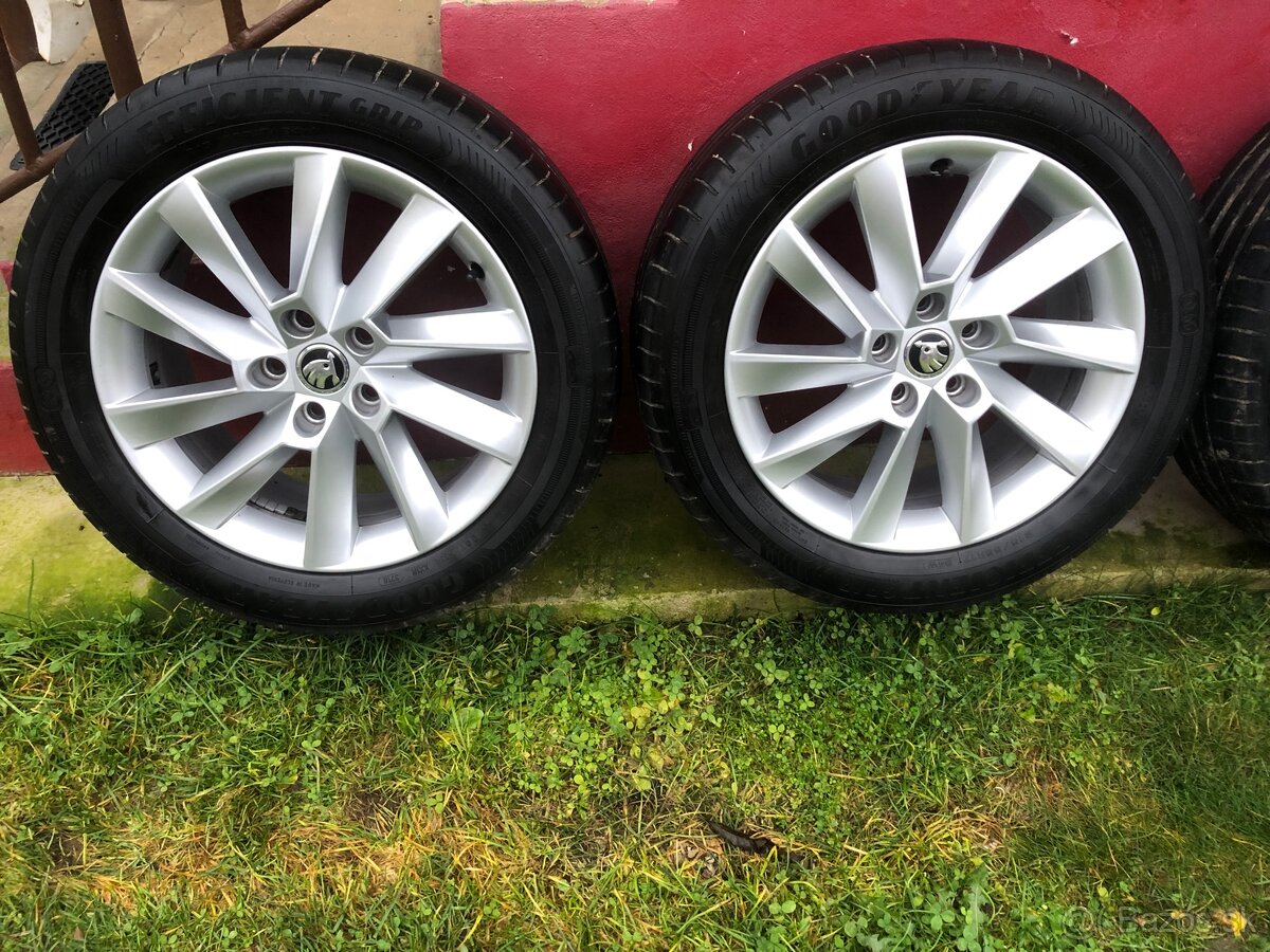 Elektróny originál SKODA SUPERB - 2