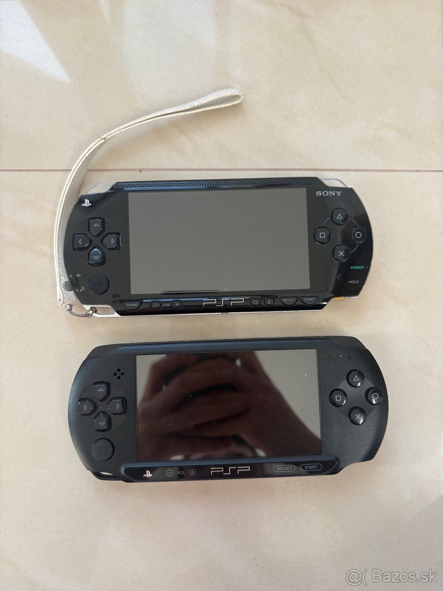 2x Playstation Portable + Hry - 2