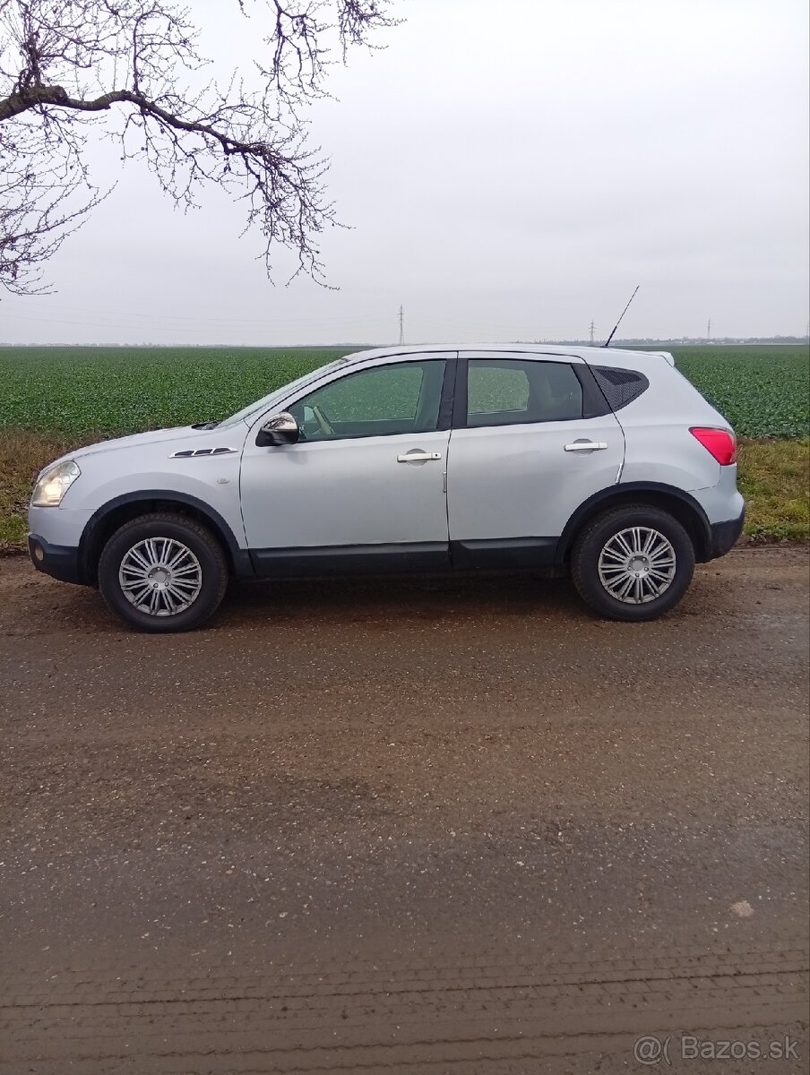 Nissan Qashqai - 2