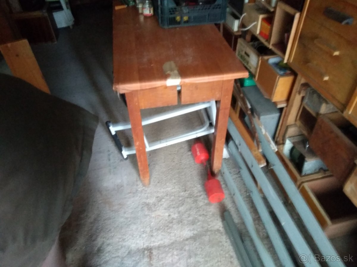 Lacno predám stôl - 2