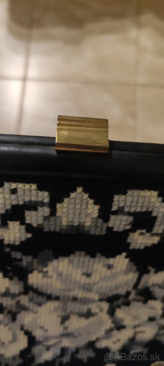 Vysivana kabelka - 2