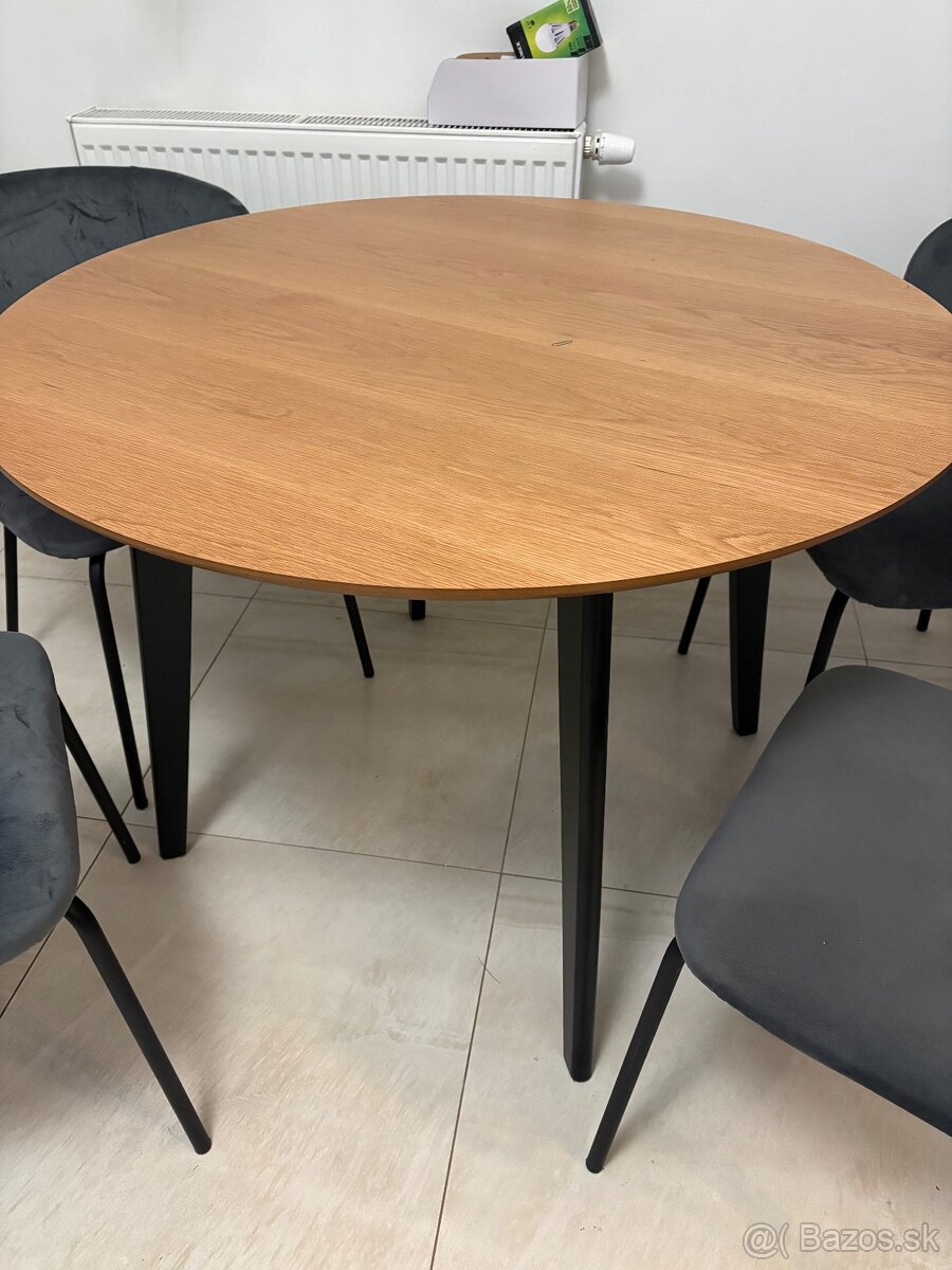 Predám kuchynský stôl + 4 stoličky - 2