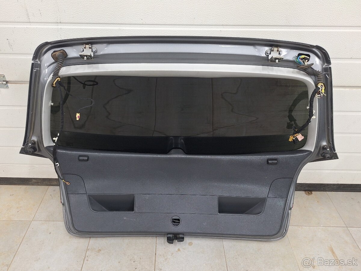 Zadný narazník, kufor golf 5 - 2