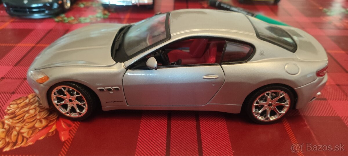 1/24 burago welly - 2