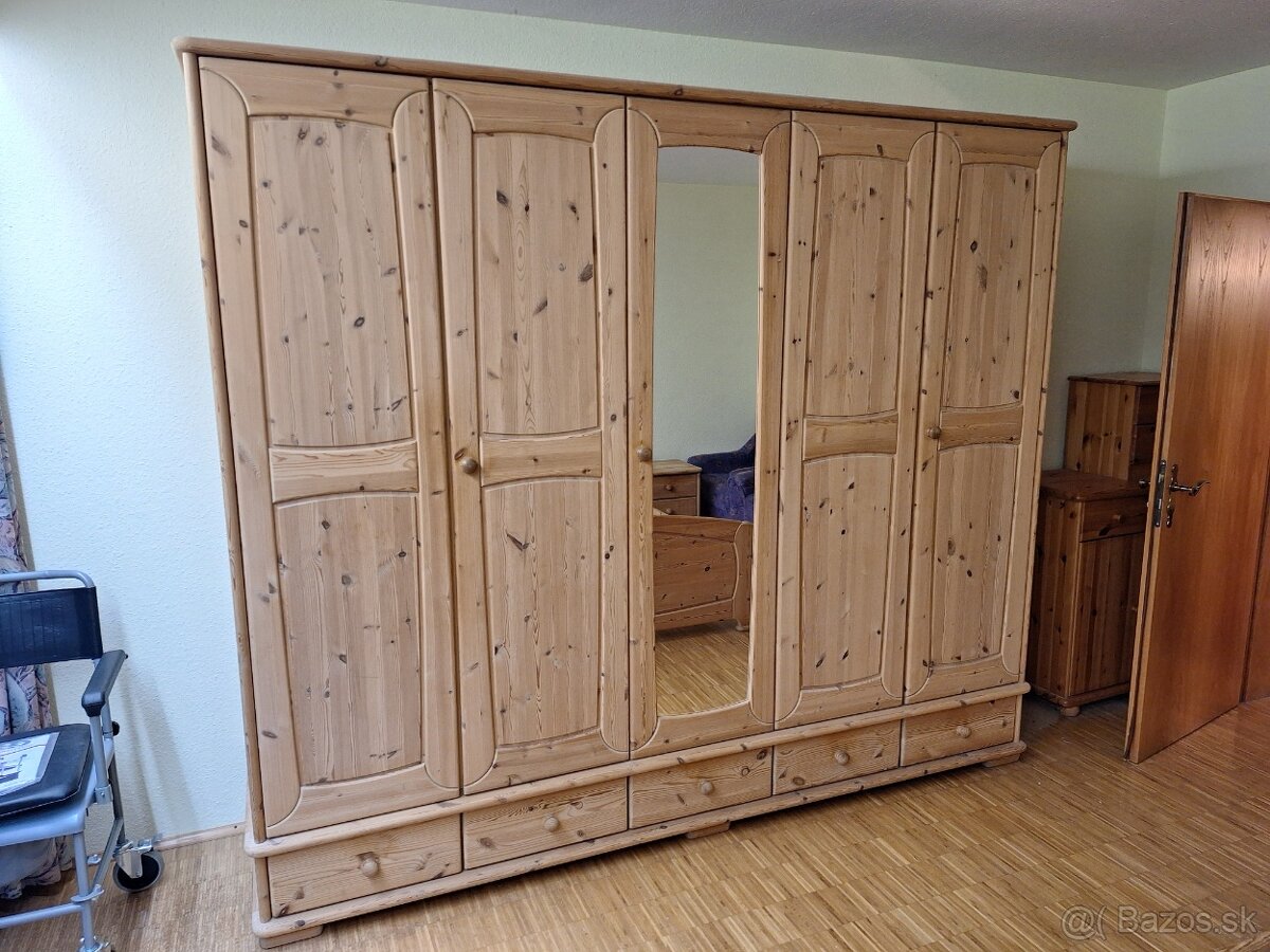 CELODREVENÁ SPÁLNA - 2