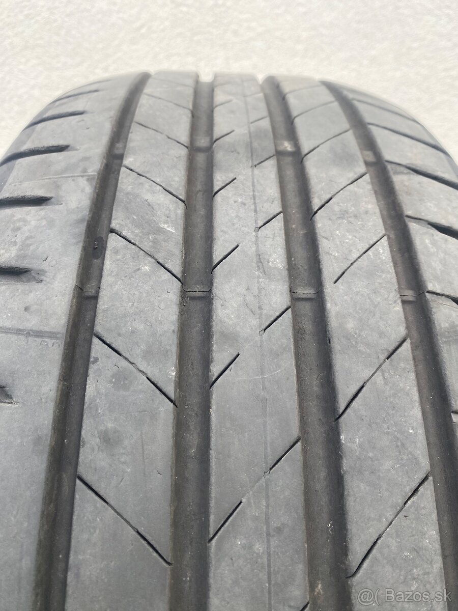 Letne pneu 235/50 R19 - 2