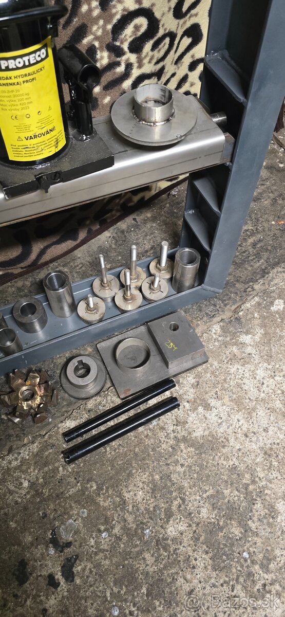 Hydraulický lis 20T - 2