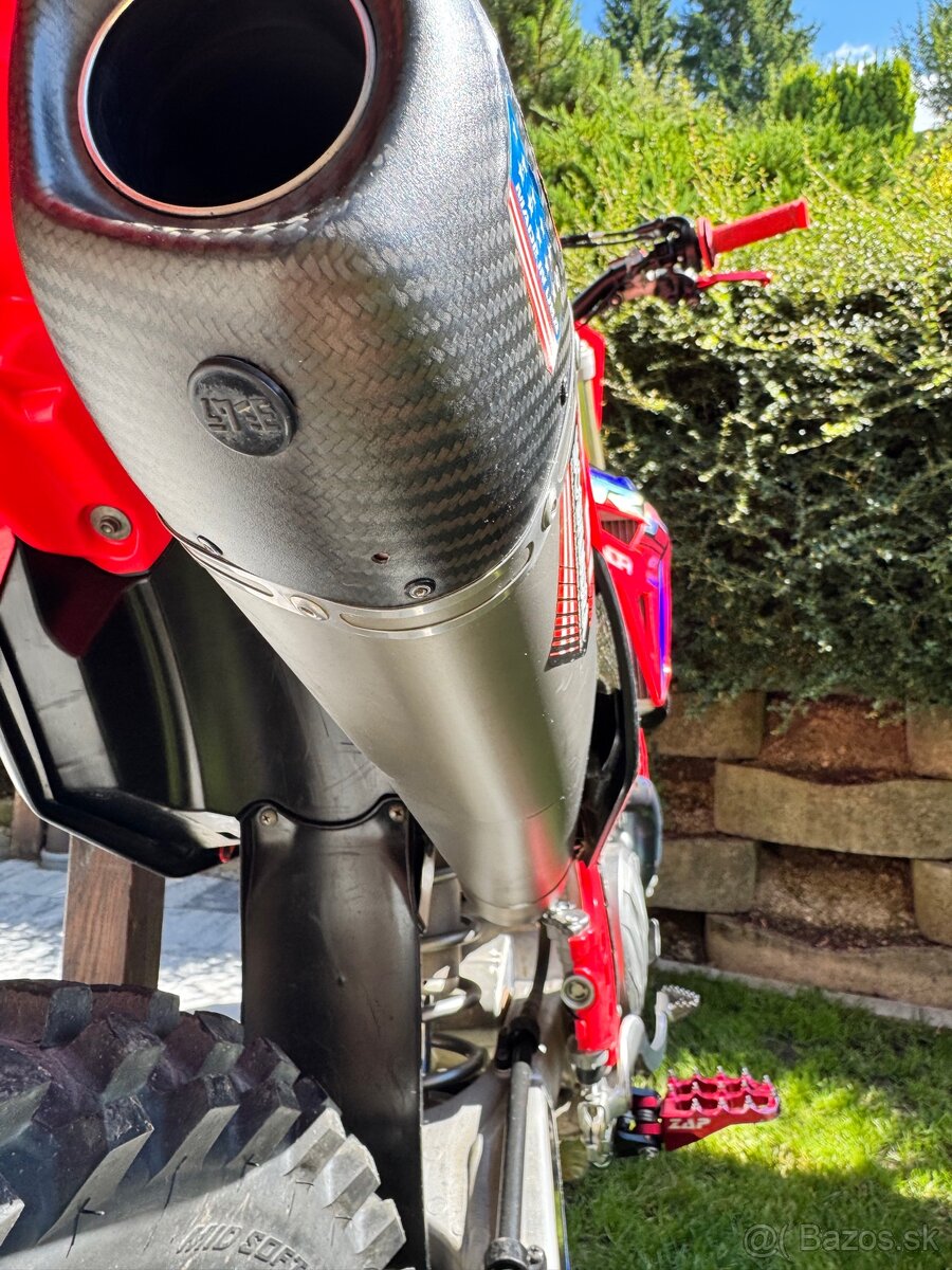 Komplet výfuk Yoshimura RS12 - Titan