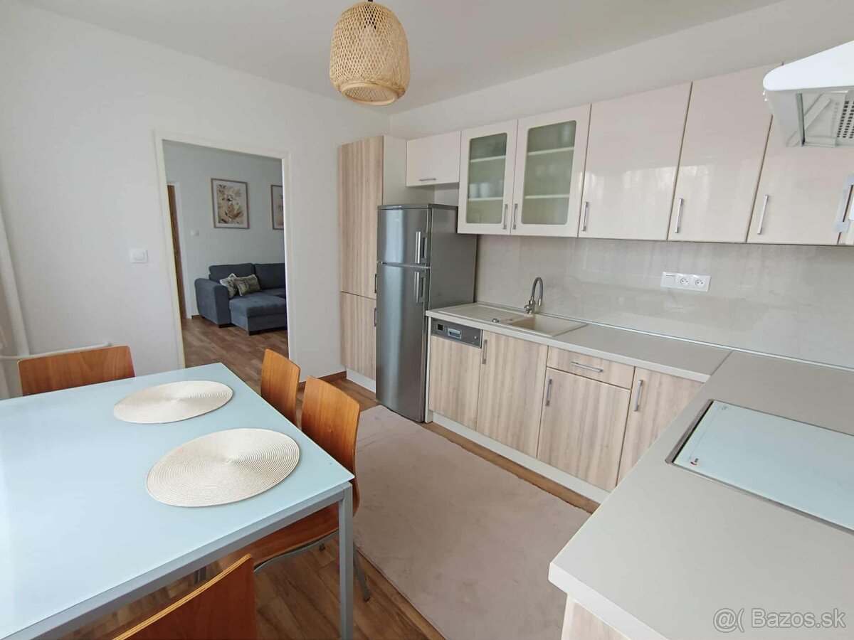 Prenájom 2 izbový byt na Severe. - 2