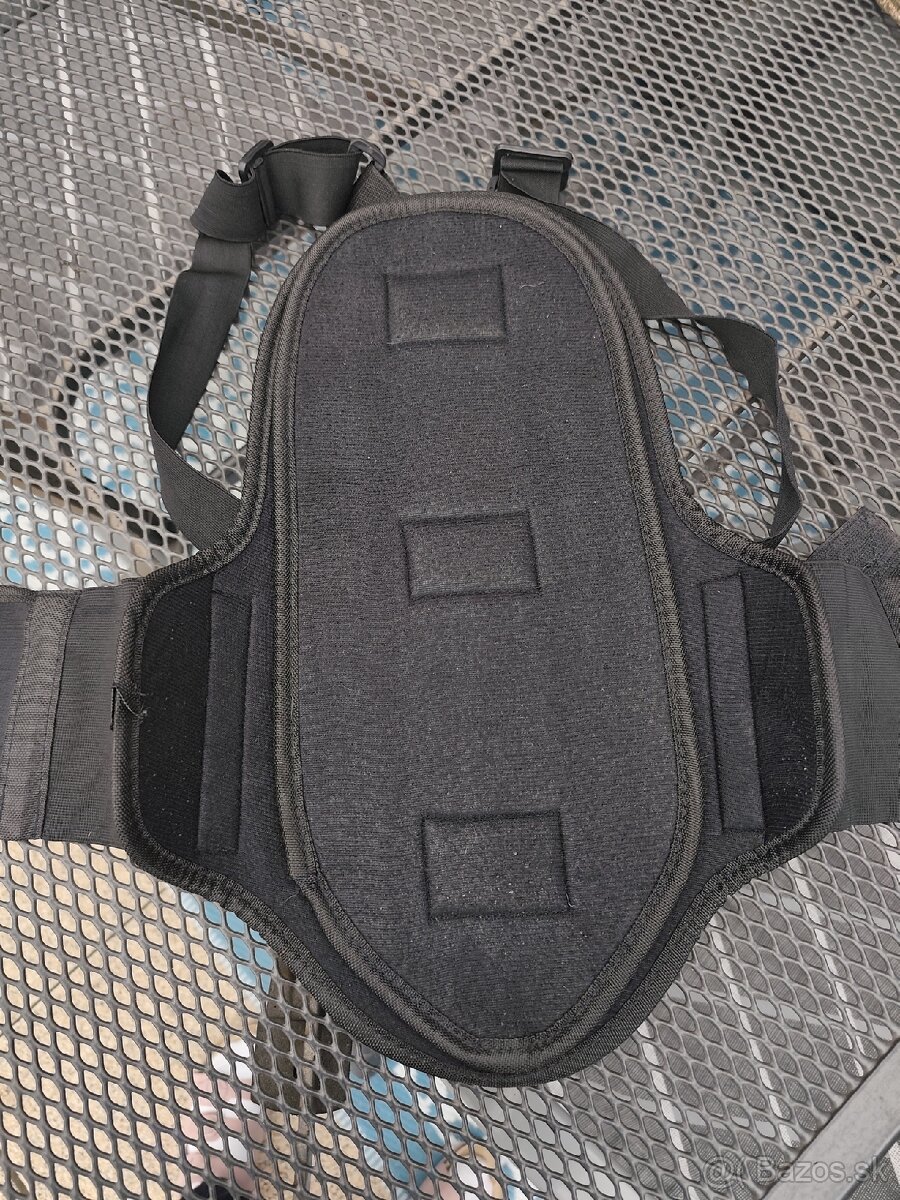 Predám detskú jazdeckú prilbu s korytnačkou spolu - 2