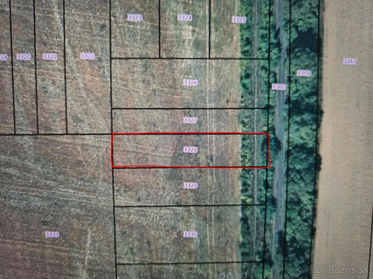 Predám slnečný rovinatý pozemok - 2