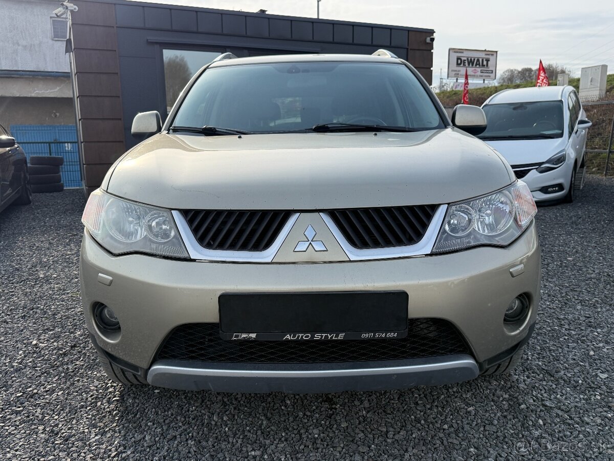 Mitsubishi Outlander 2.2 DI-D Intense - 2
