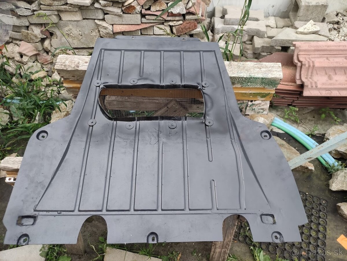 Spodný kryt pod motor - 2
