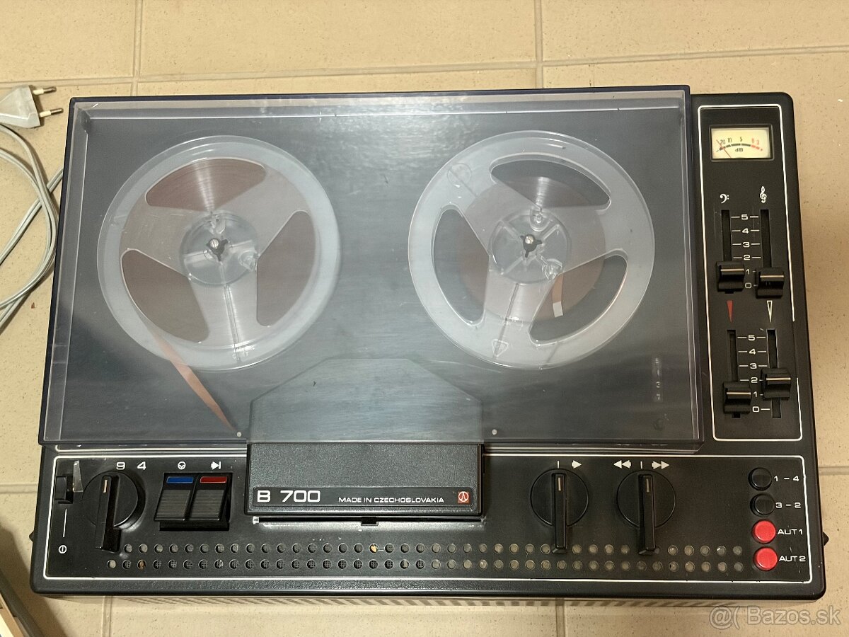 Magnetofón Tesla B700 - 2