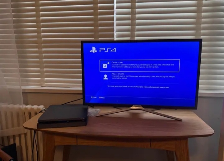 PlayStation 4 + hry - 2