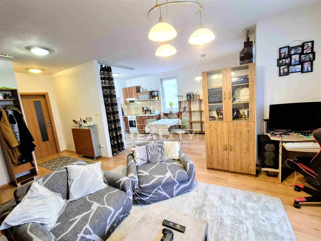 TUreality ponúka na prenájom pekný a priestranný 2i byt... - 2