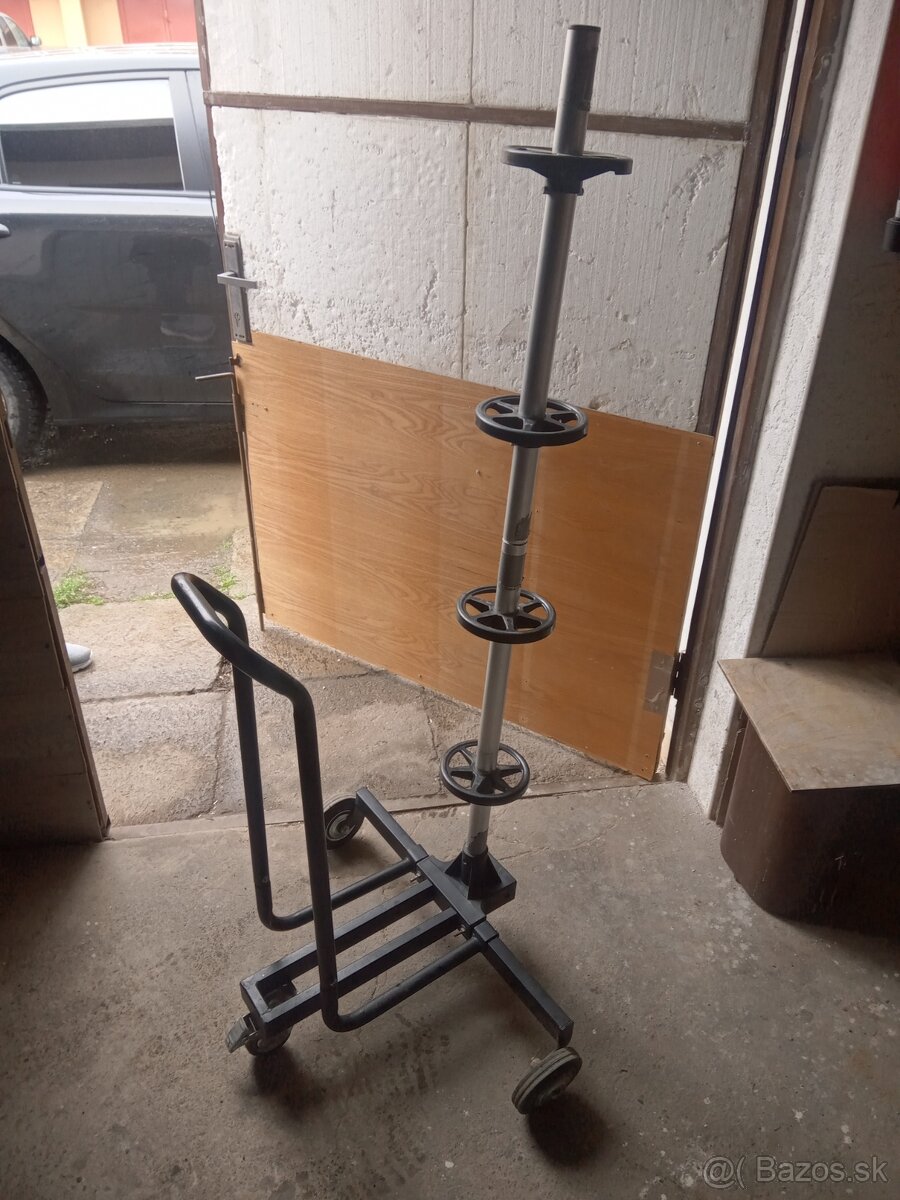 pojazdny stojan na pneumatiky - 2