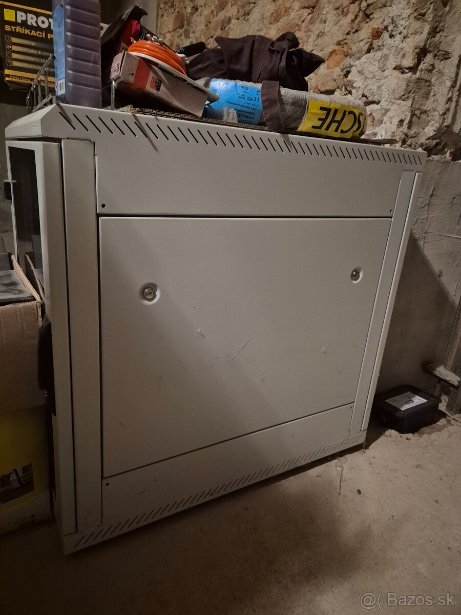 Predám novú 19″ rackovú skriňu TRITON RUA-18 - 2ks - 2