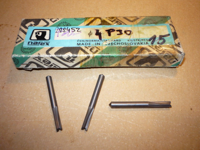 Predám tvrdokovové frézy - 2