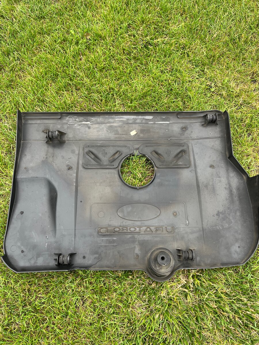 Kryt motora Ford mondeo mk3 - 2