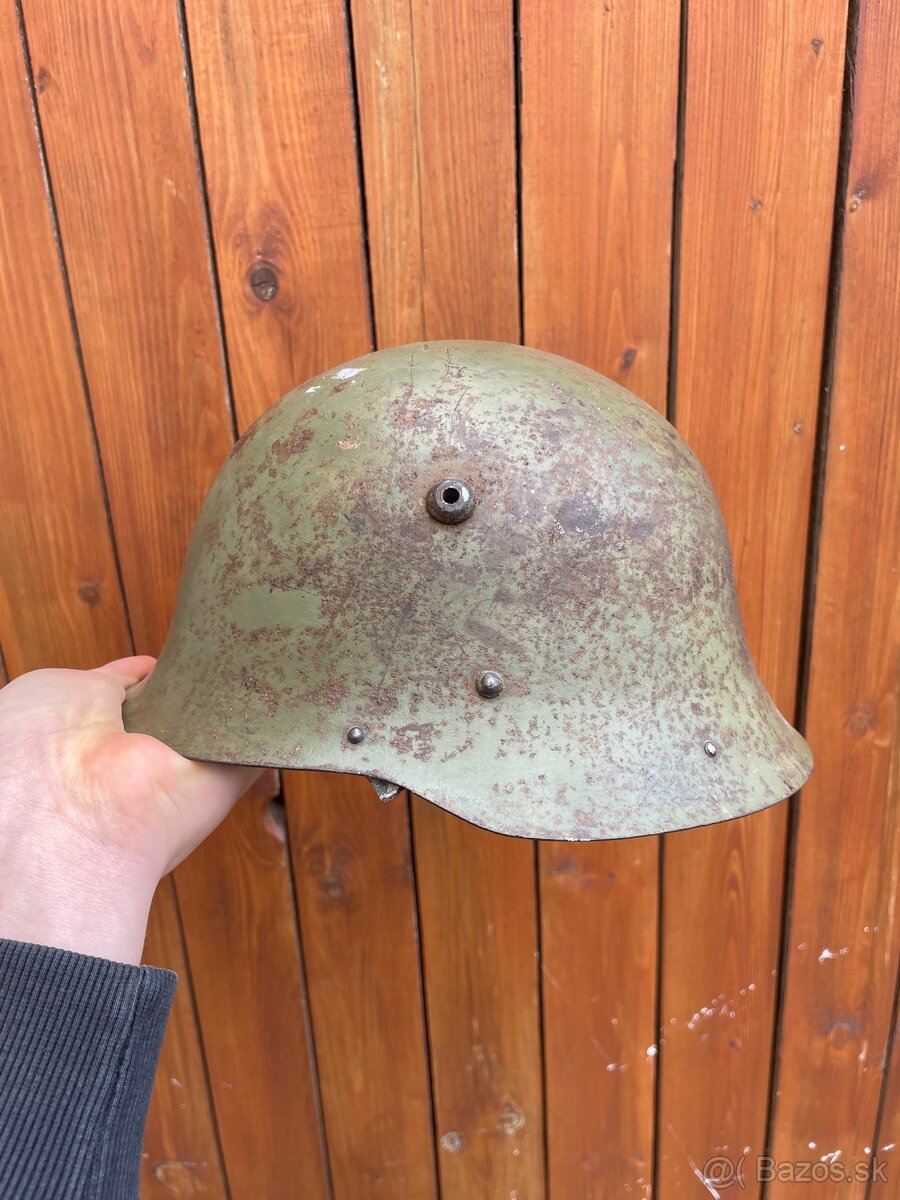 Bulharská prilba m36 typ c - 2