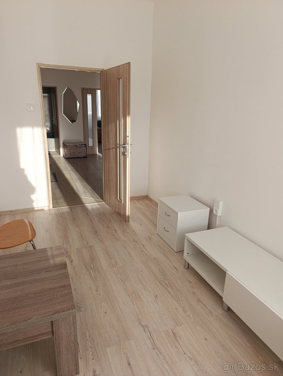 Košice centrum 4 izbový prenájom - 2