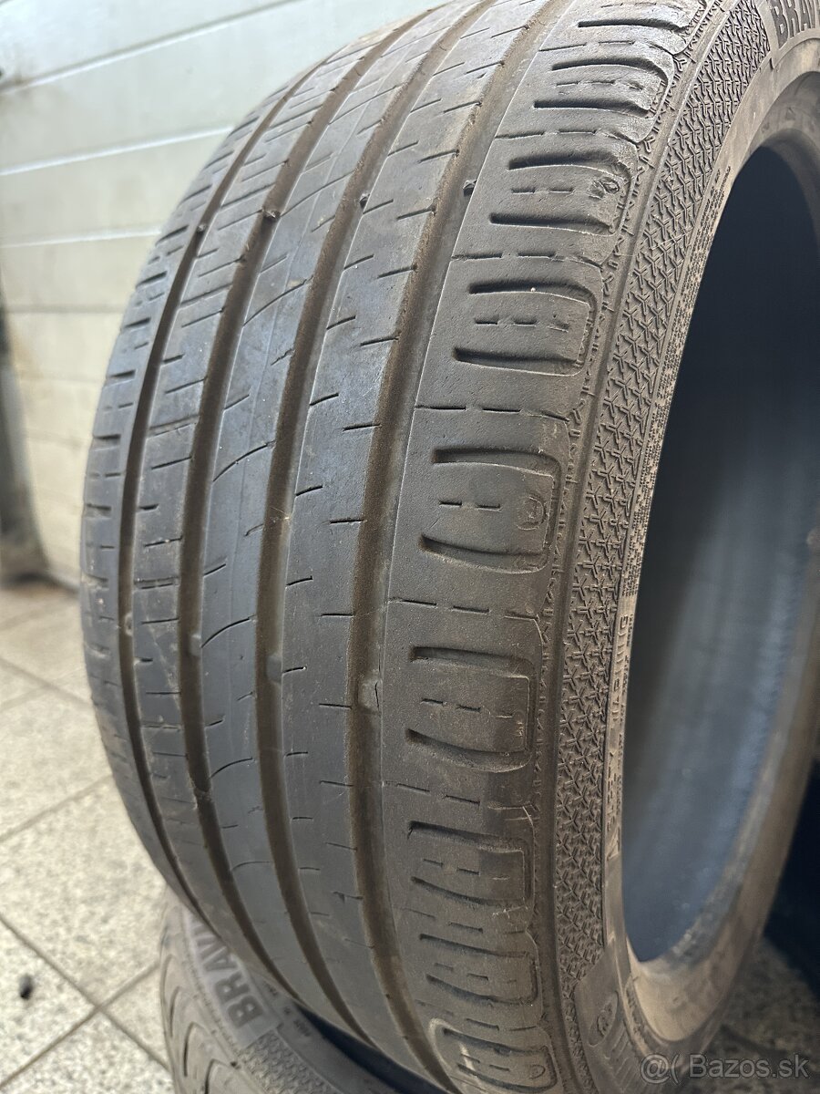 Predám letne pneu 235/40 R18 95Y - 2
