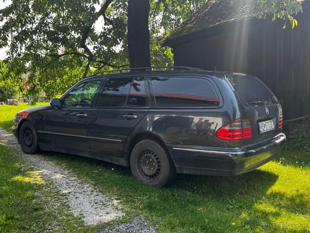 Predám Mercedes Benz E200 - 2