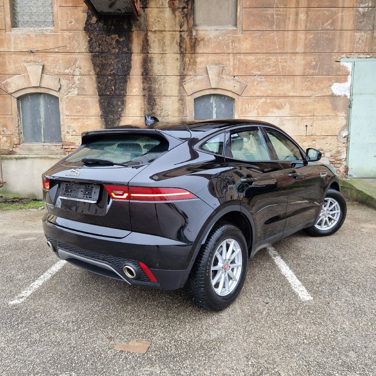 Jaguar E-Pace 2.0 Benzin P200 4x4 A/T - 2