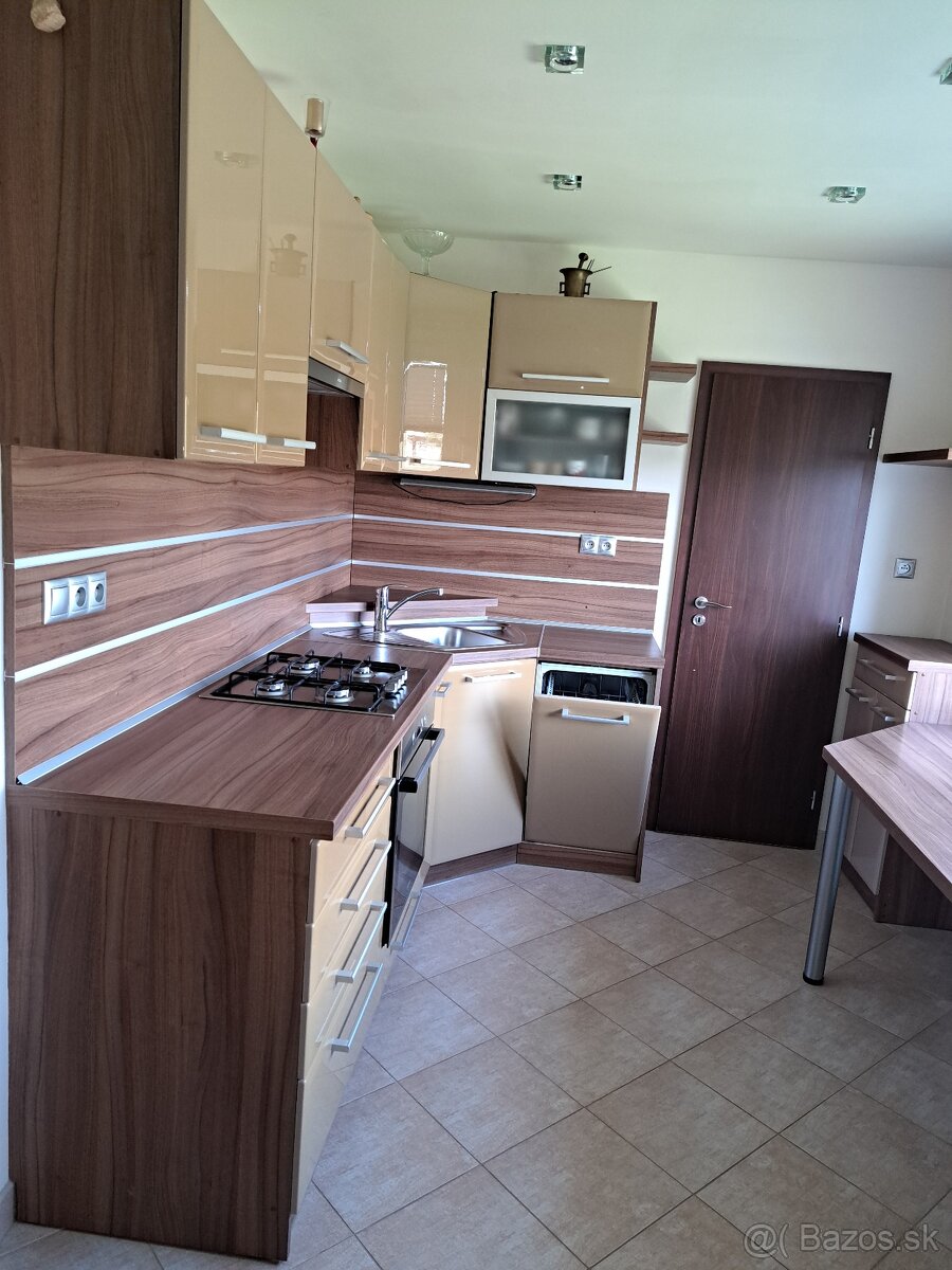 Kuchynská linka - 2