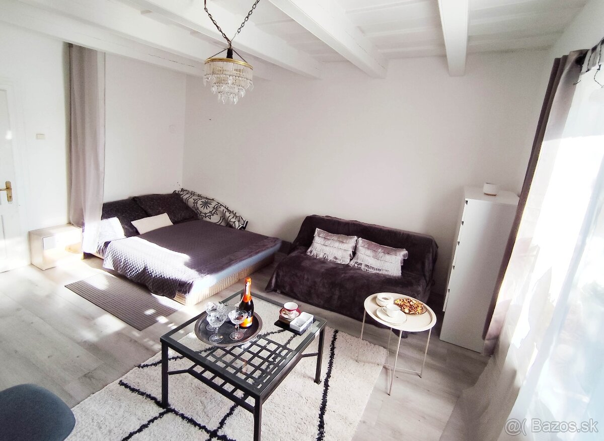 Vkusny zariadeny zatepleny dom s uspornym podl. kurenim - 2