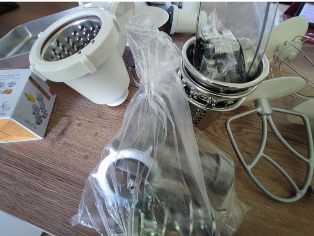 Kuchynský robot ETA gratus - 2