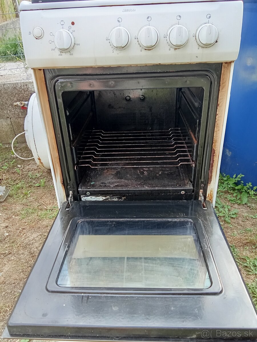 Predám starší plynový sporak - 2