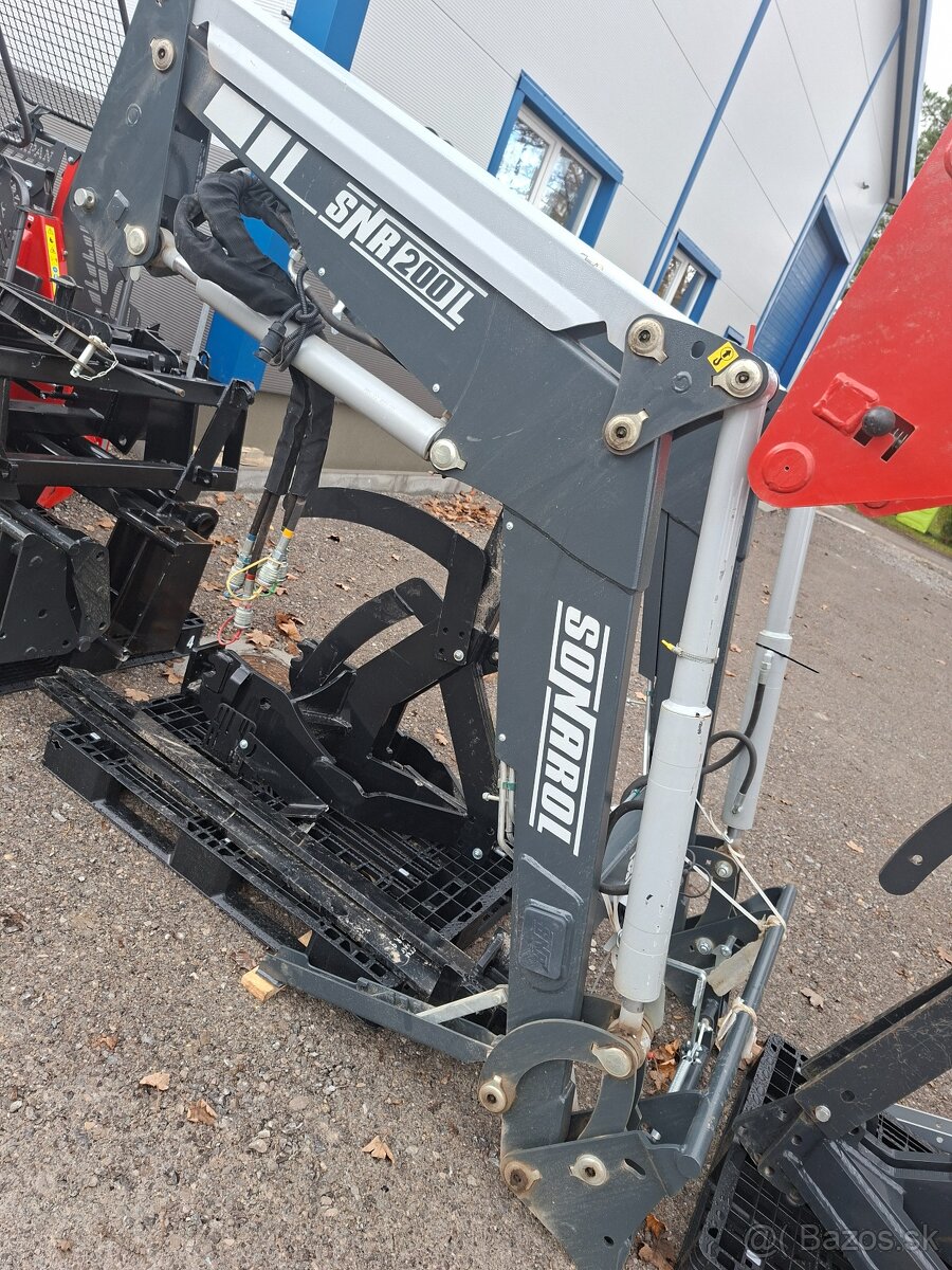 PREDAM CELNY NAKLADAC NA TRAKTOR ZETOR - 2