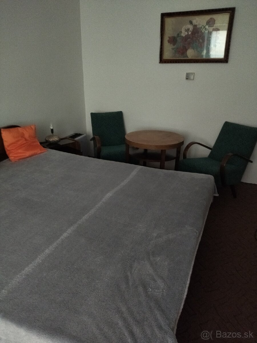 Starožitná spálňa - 2