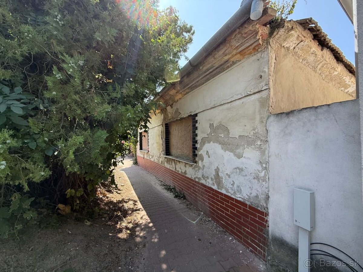 Pozemok s potenciálom v centre Diakoviec - 2