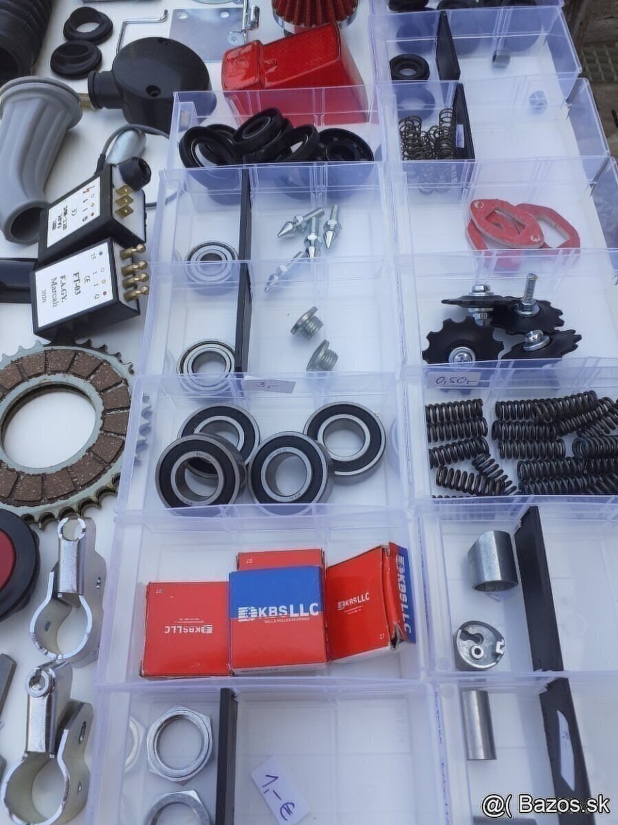 Jawa pionier 50 - Ložiská ,GUFERO, náhradné diely - 2