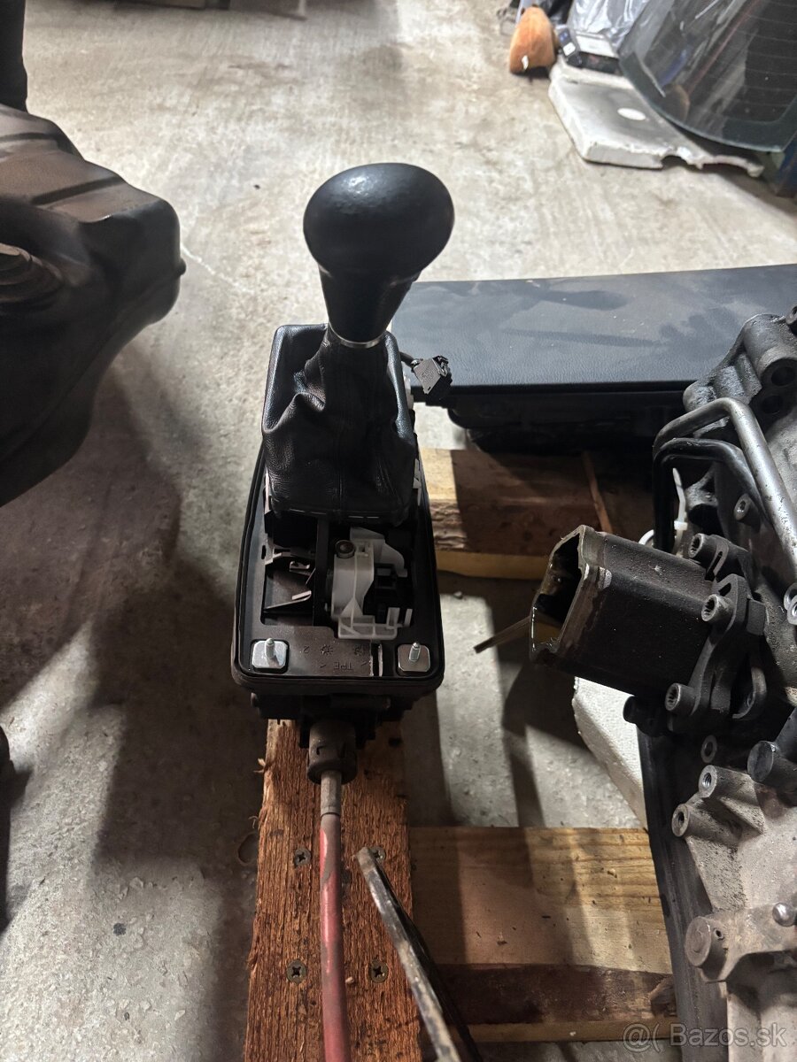 Audi a6c6 zámok radenia / spínač voliča prevodovky - 2