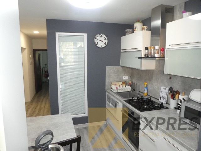 RK EXPRES - na predaj 3 izbový byt v Handlovej, kompletná re - 2