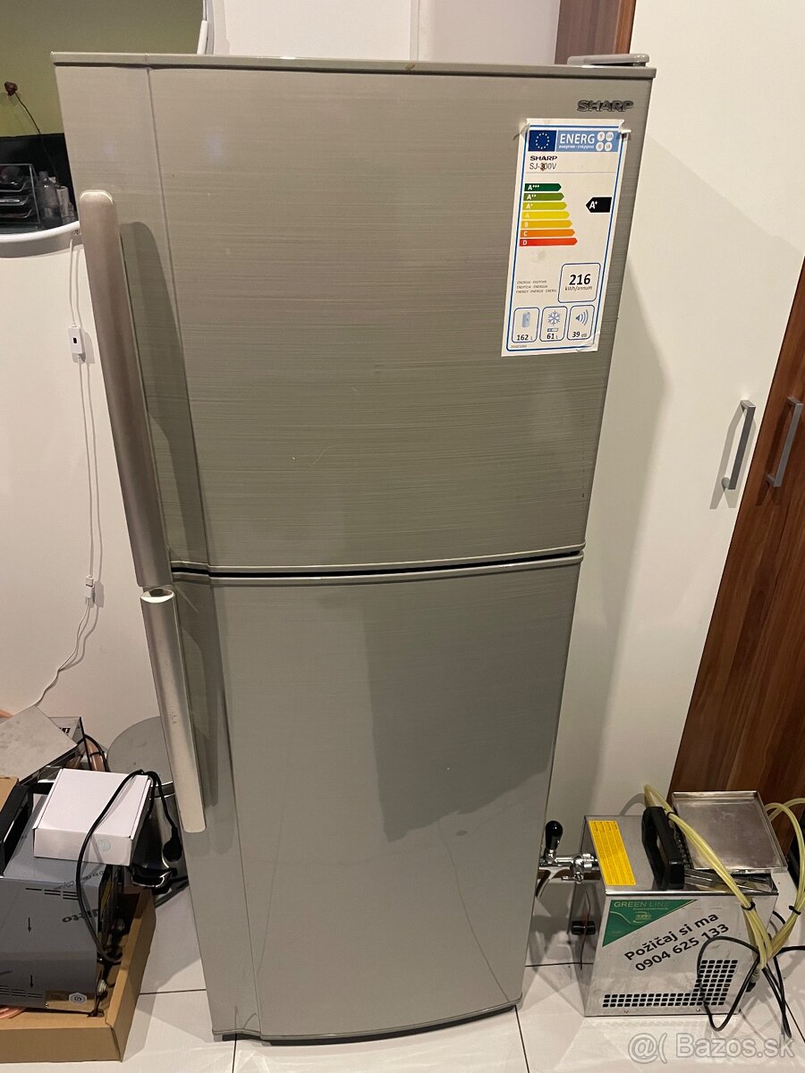 Predám malú chladničku v kovovom prevedení - 2