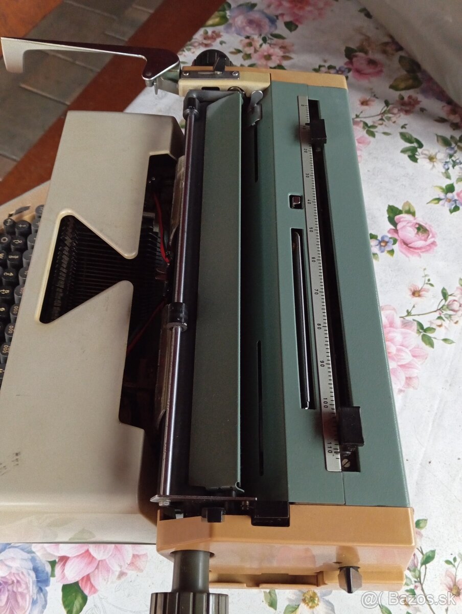 Písací stroj - 2