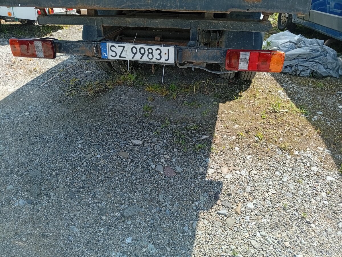 Predám sklápač 7 miestny do 3,5t celková hmotnosť - 2