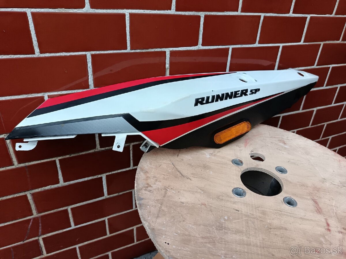 Gilera runner bocny plast lavy - 2