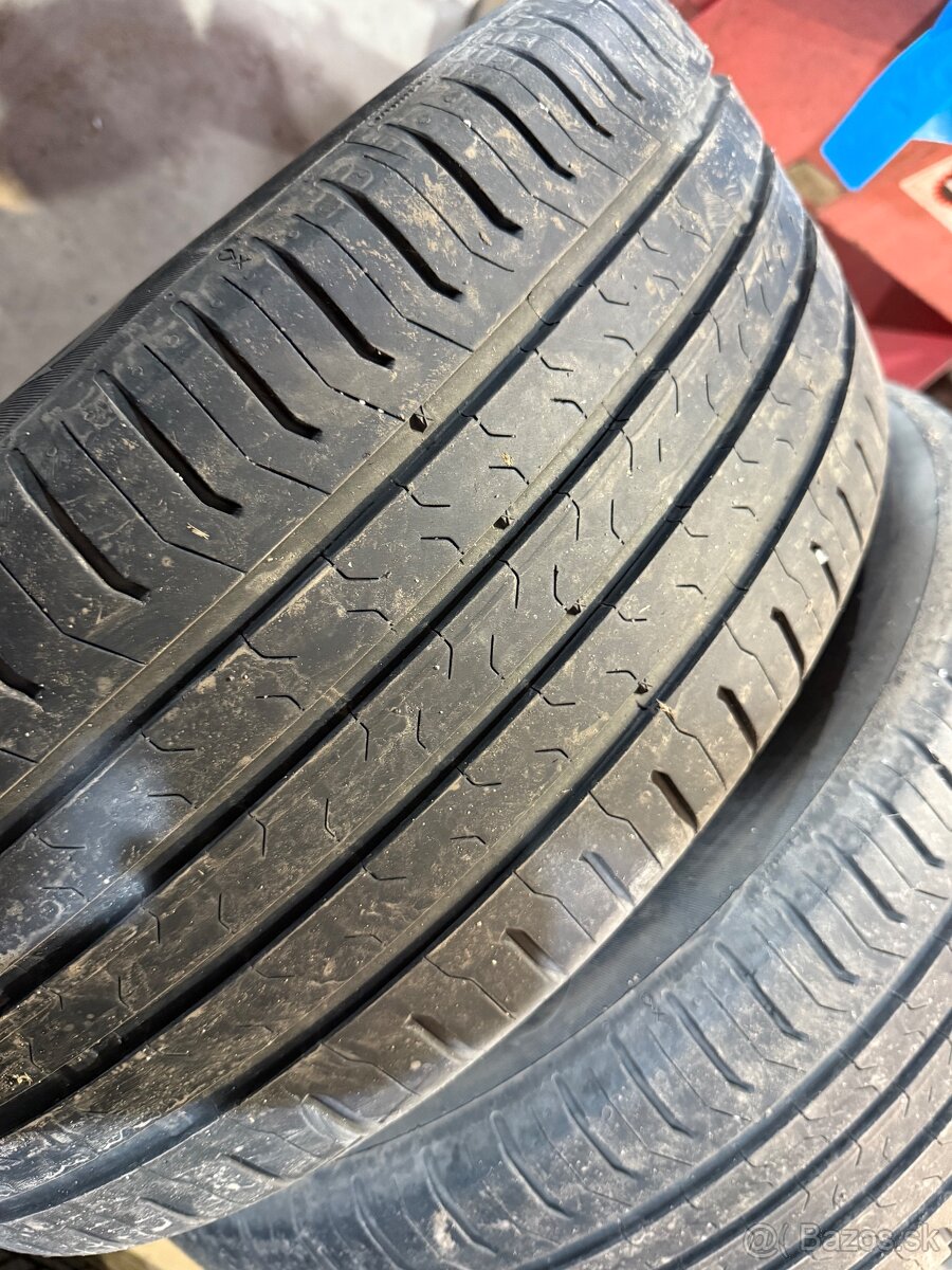 Predám 2ks letných pneu Continental 225/55 r17 - 2