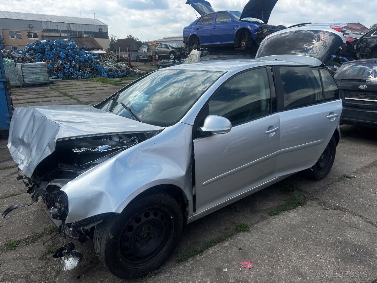 VW GOLF 5 2008 na náhradné diely - 2
