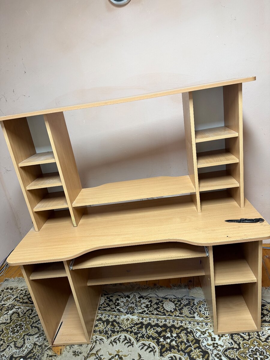 Počitačový stolík - 2