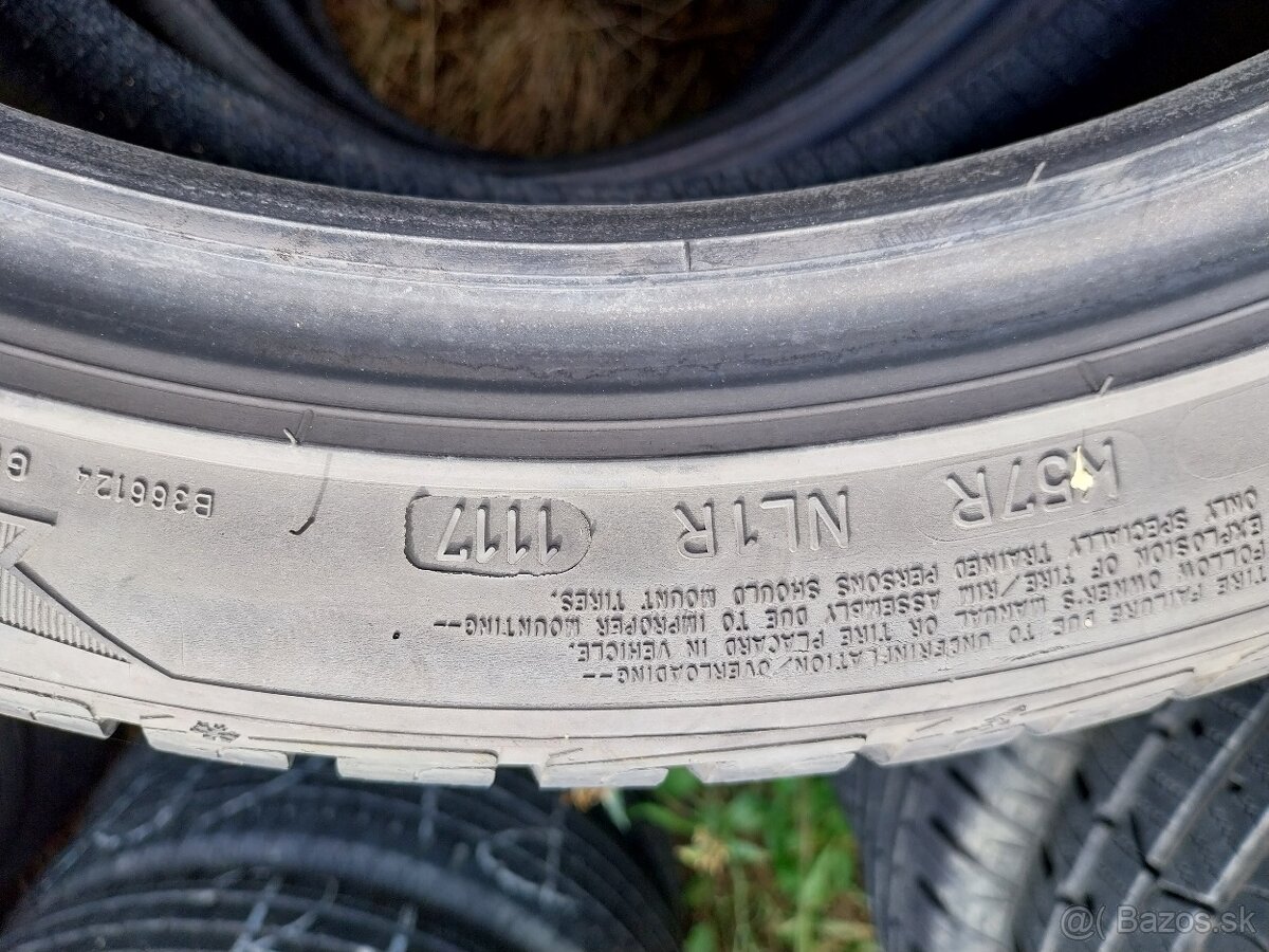 225/45R17 - 2