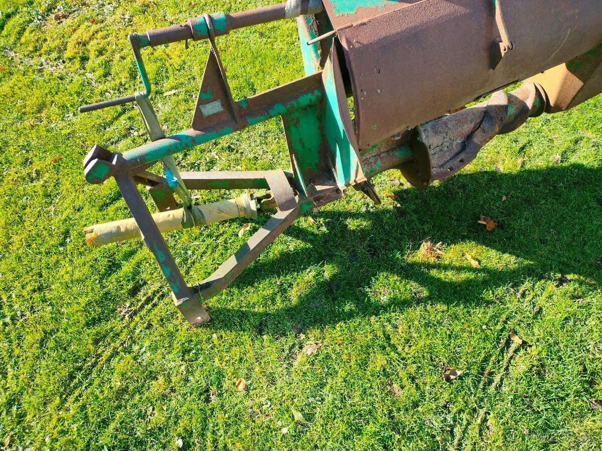 Půdní rýhovací fréza za traktor - 2