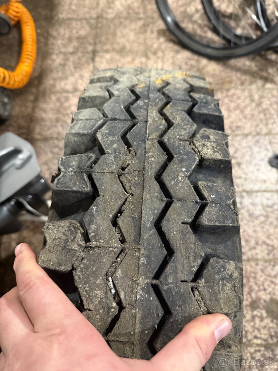 Koleso + duša uaz 469 - 2