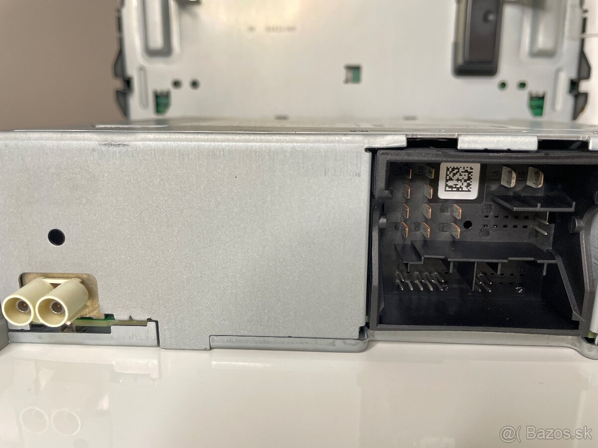 Originálne autorádio VW Golf 7 / Passat B8 – MIB Entry - 2